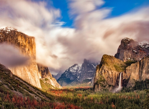 el-capitan-and-half-dome-yosemite-tunnel-view