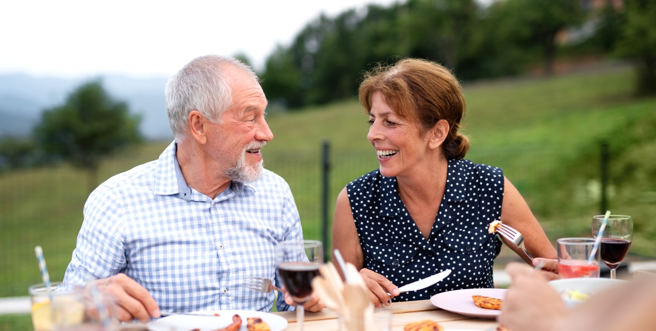 couple-eating-celebrating