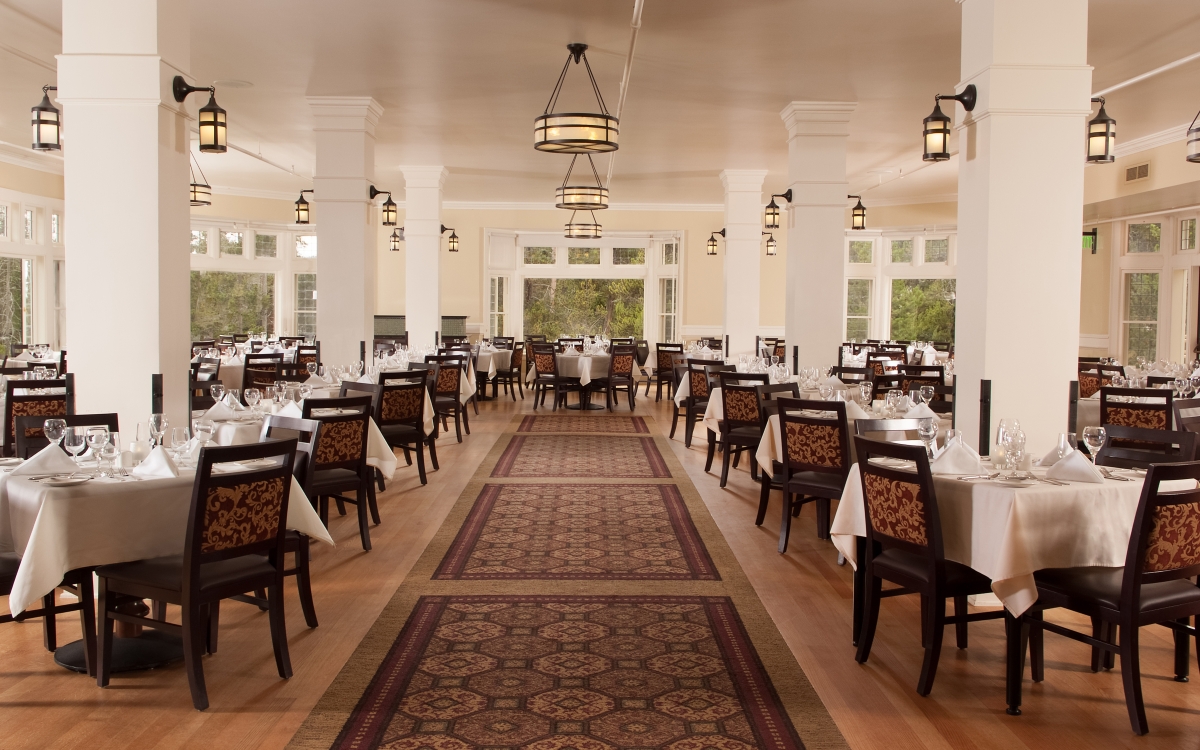 dining-room-lake-yellowstone-hotel
