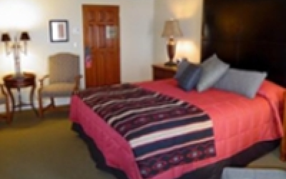 El Tovar standard bedroom