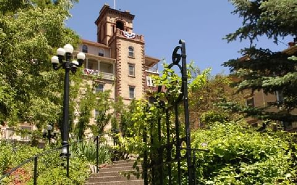 hotel-colorado-exterior