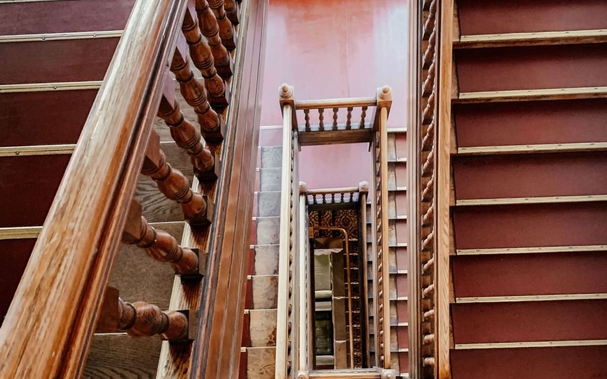 hotel-colorado-stairs