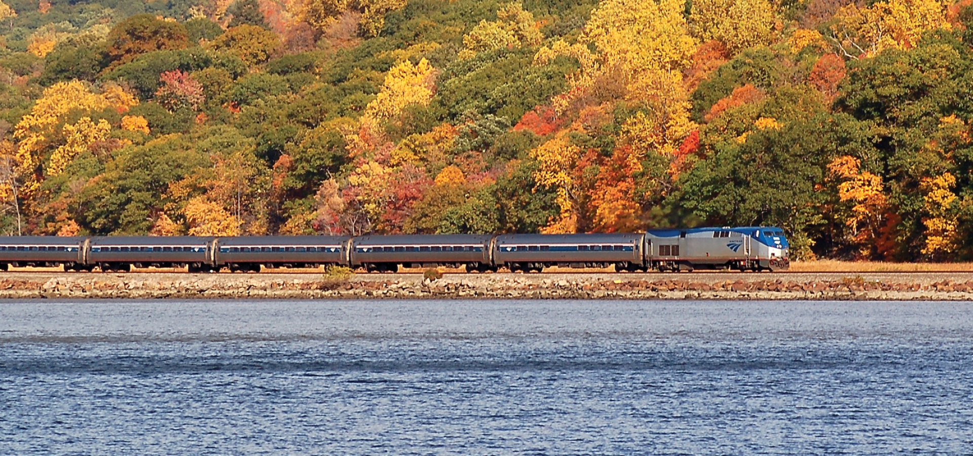 lakeshore limited route going along the water