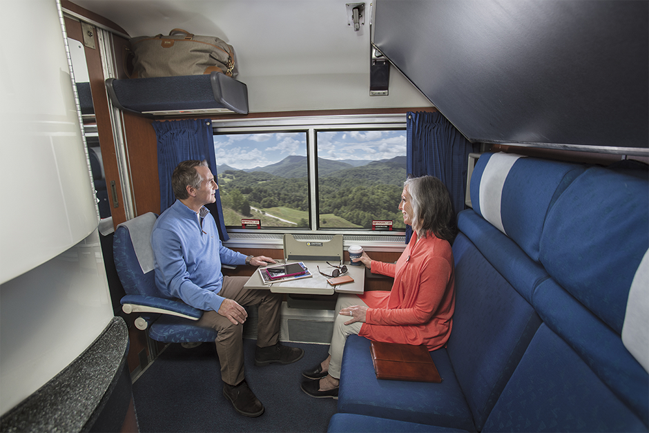 Amtrak-Roomette-couple